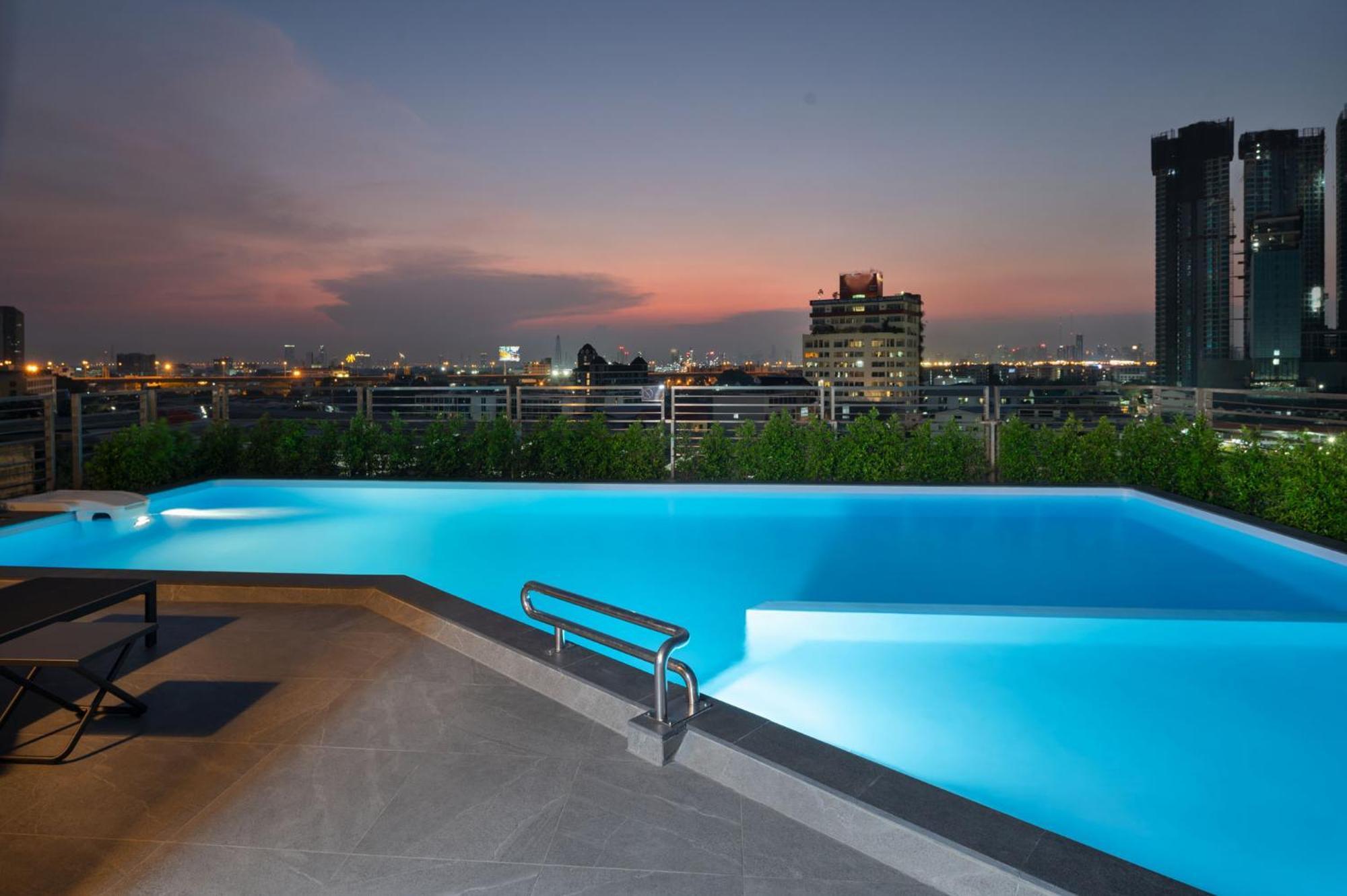 Lumen Bangkok Udomsuk Station Hotel Luaran gambar
