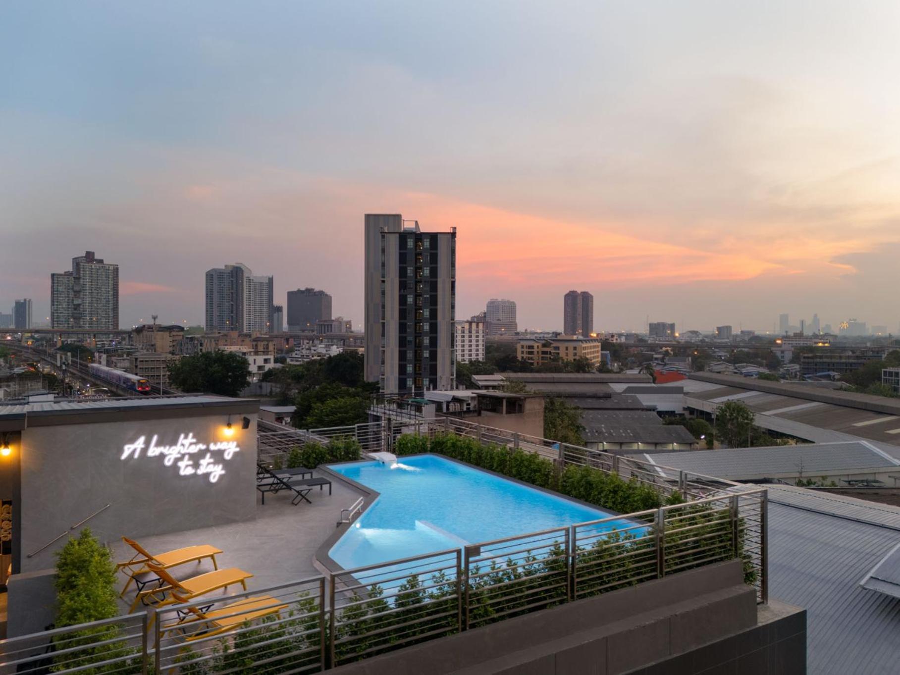 Lumen Bangkok Udomsuk Station Hotel Luaran gambar