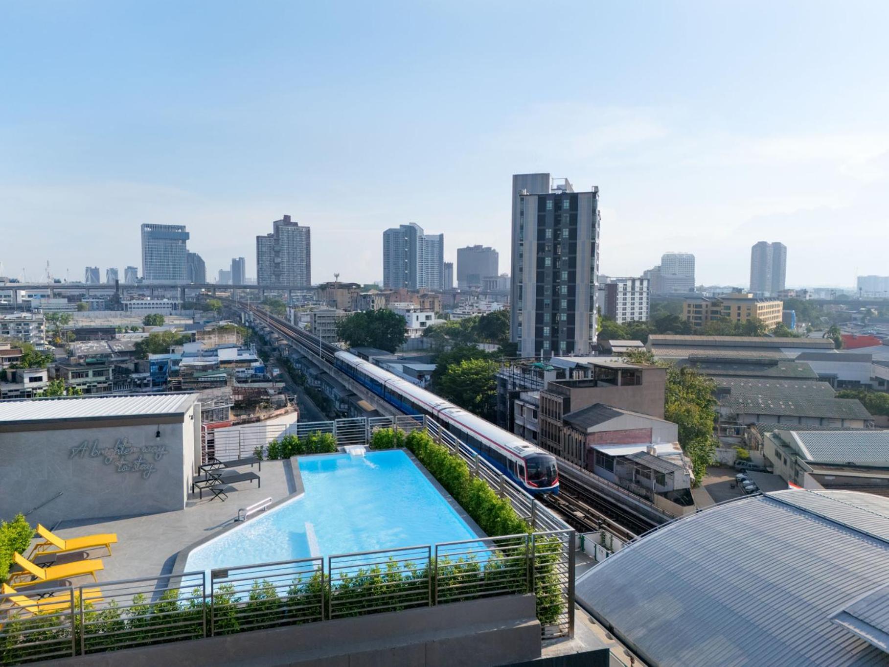 Lumen Bangkok Udomsuk Station Hotel Luaran gambar